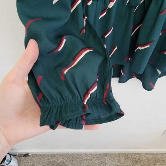 BOGO Coverstiched Emerald Green Long Sleeve Blouse Size Small - Picture 5 of 5